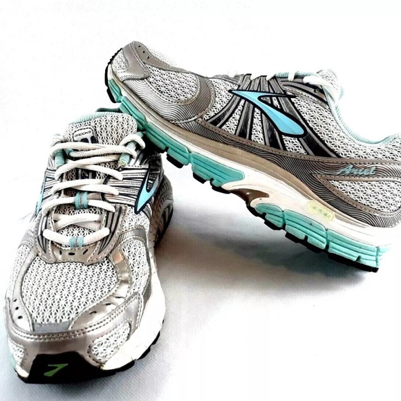 brooks ariel 17